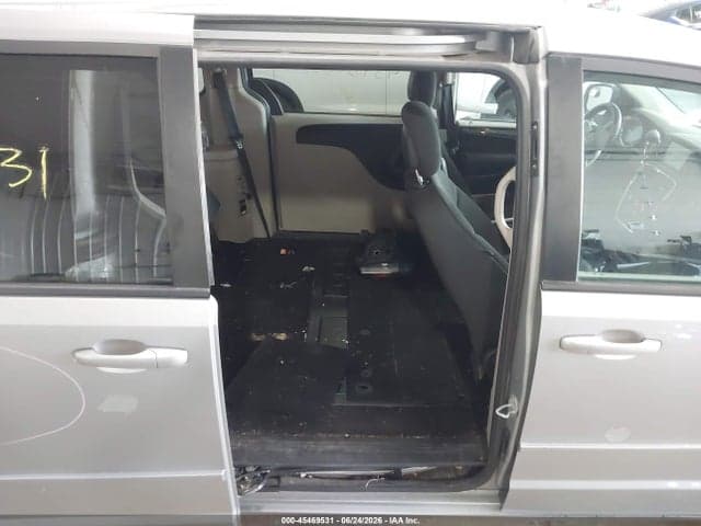 2017 DODGE GRAND CARAVAN SE 8