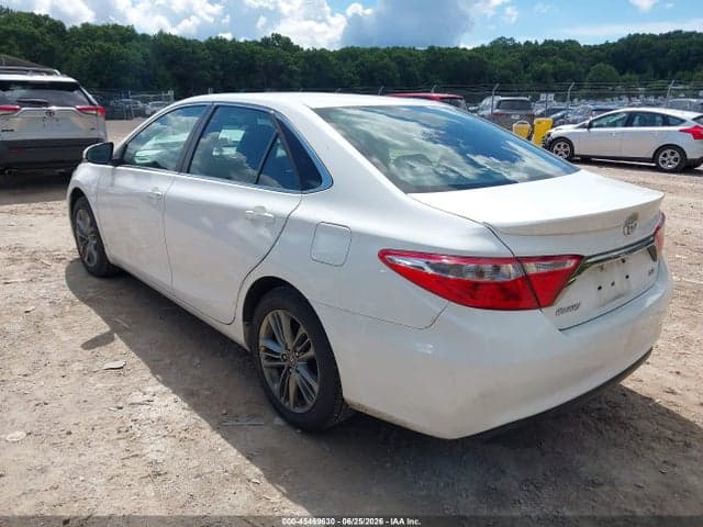 2017 TOYOTA CAMRY SE 3
