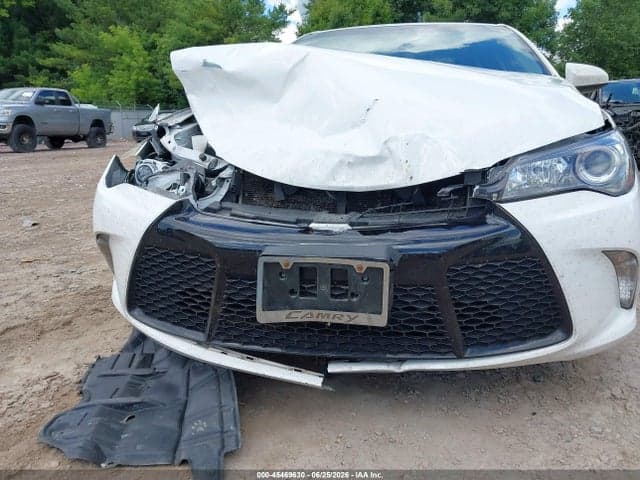 2017 TOYOTA CAMRY SE 6