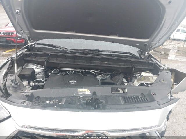 2022 TOYOTA HIGHLANDER LIMITED 10