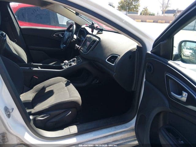 2016 CHRYSLER 200 LIMITED 5