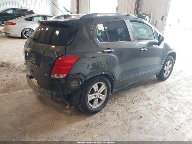 2017 CHEVROLET TRAX LT 4