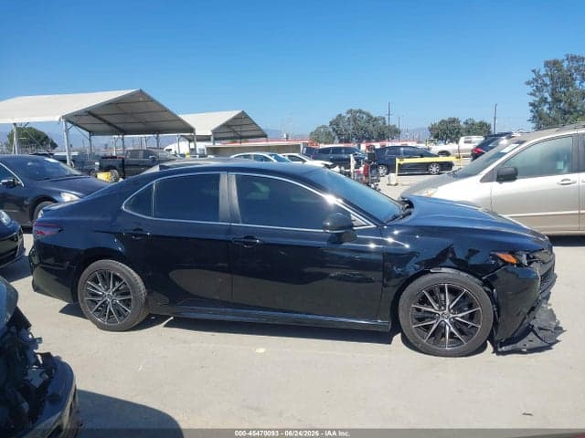 2022 TOYOTA CAMRY SE 12
