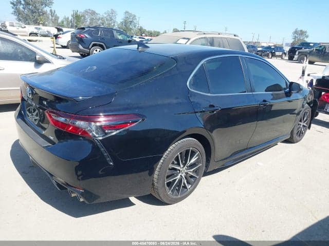 2022 TOYOTA CAMRY SE 4