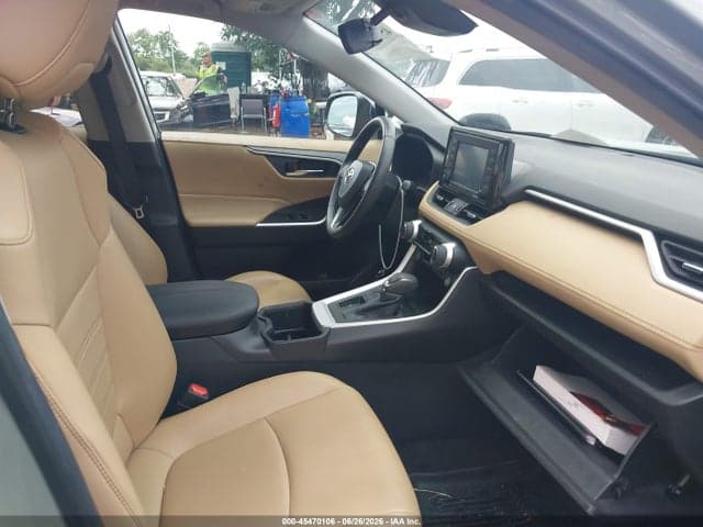 2022 TOYOTA RAV4 XLE PREMIUM 5