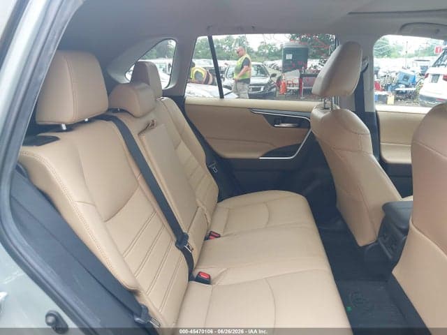 2022 TOYOTA RAV4 XLE PREMIUM 8