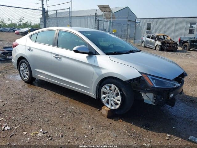 2019 HYUNDAI ELANTRA SE 1