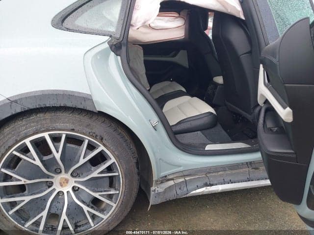 2025 PORSCHE TAYCAN CROSS TURISMO 4S 8