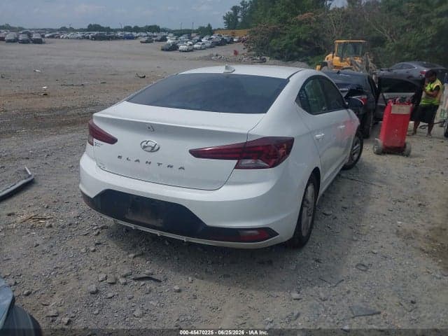 2019 HYUNDAI ELANTRA SEL 4