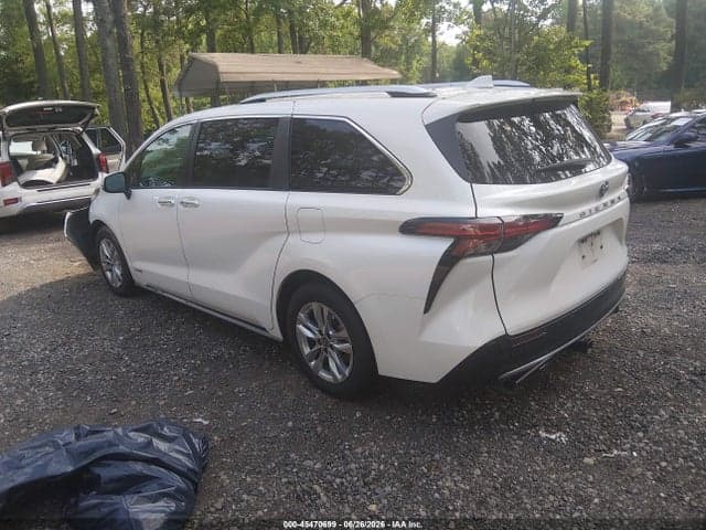 2021 TOYOTA SIENNA LIMITED 3