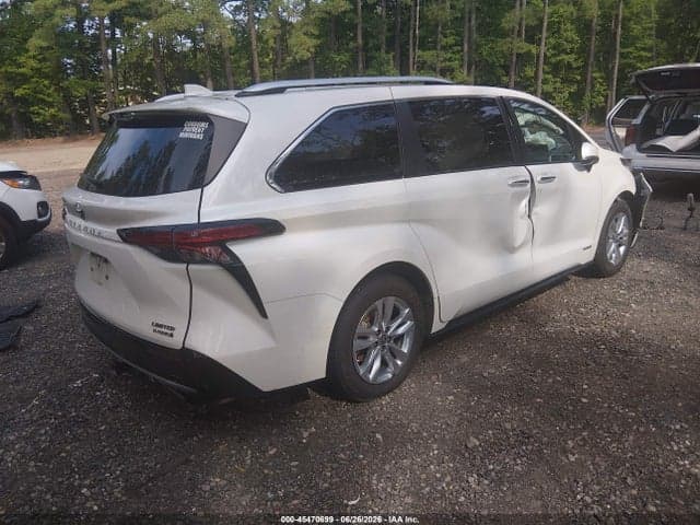2021 TOYOTA SIENNA LIMITED 4
