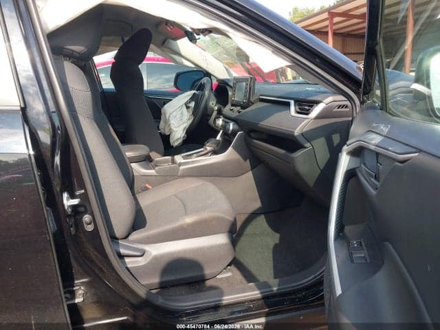 2021 TOYOTA RAV4 LE 5