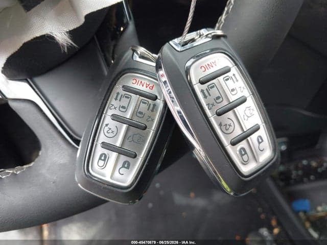 2023 CHRYSLER PACIFICA TOURING 11
