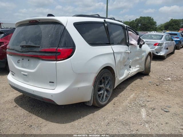 2023 CHRYSLER PACIFICA TOURING 4