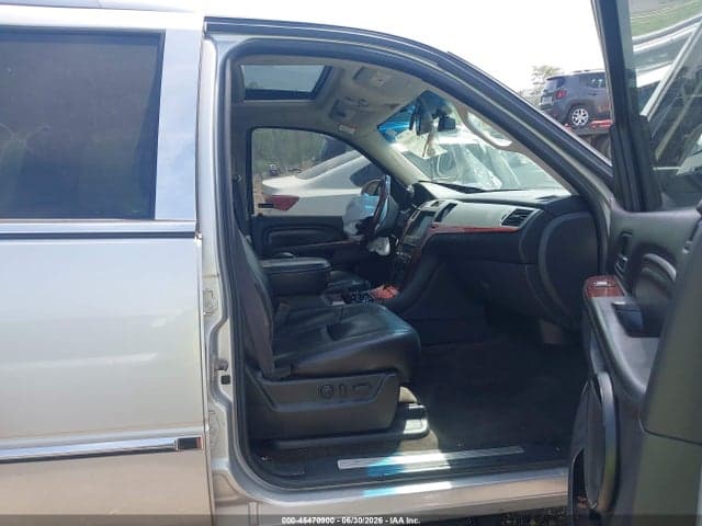2011 CADILLAC ESCALADE PREMIUM 5