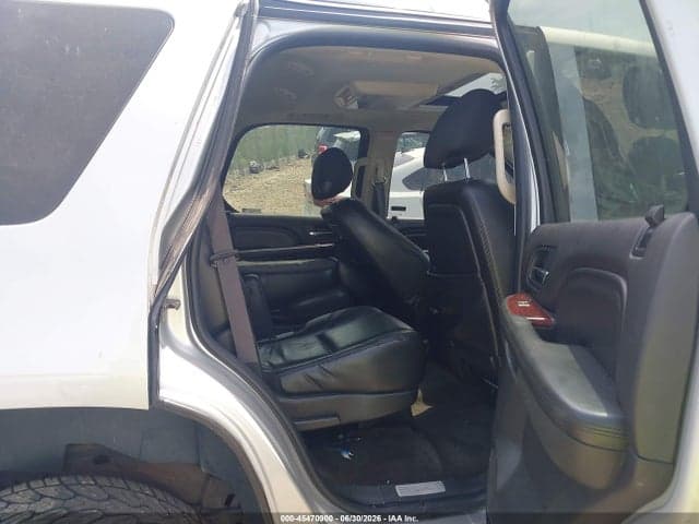 2011 CADILLAC ESCALADE PREMIUM 8