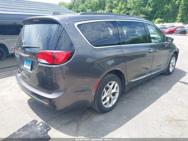 2017 CHRYSLER PACIFICA TOURING-L 4