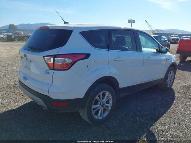 2017 FORD ESCAPE SE 4
