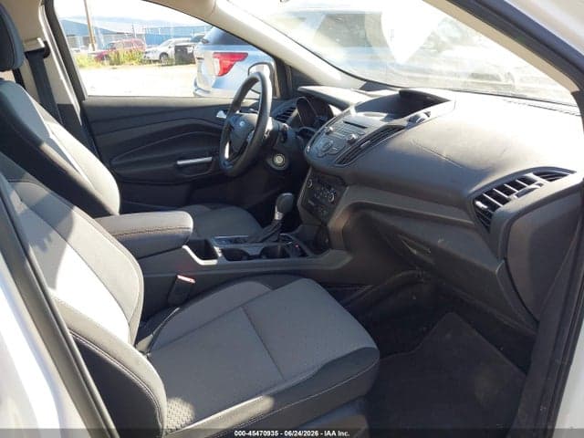 2017 FORD ESCAPE SE 5