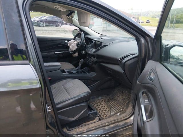 2017 FORD ESCAPE SE 5