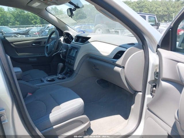 2017 CHEVROLET TRAVERSE LS 5