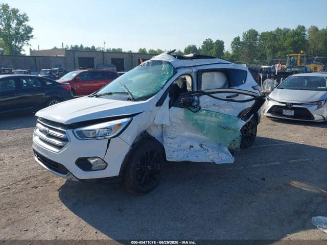 2017 FORD ESCAPE SE 2