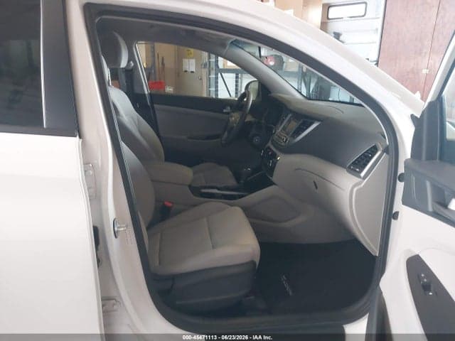 2018 HYUNDAI TUCSON SE 5