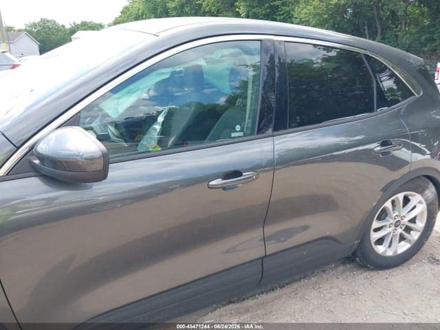 2020 FORD ESCAPE SE 14