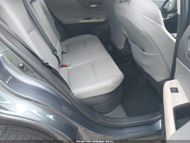 2021 TOYOTA VENZA XLE 8