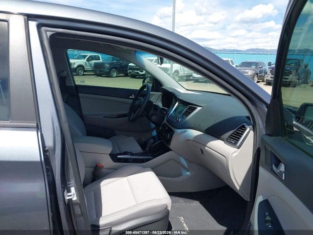 2018 HYUNDAI TUCSON SE 5