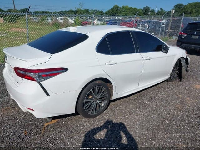 2019 TOYOTA CAMRY SE 4