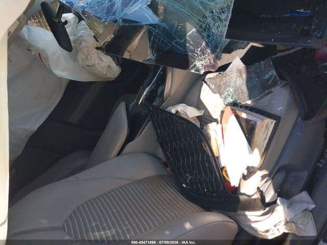 2019 TOYOTA CAMRY SE 5