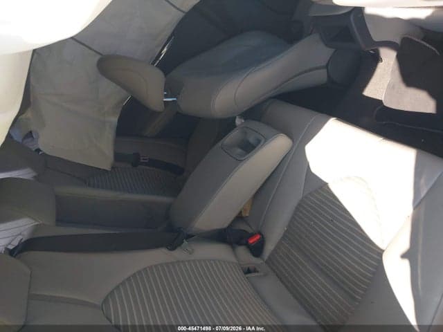 2019 TOYOTA CAMRY SE 8