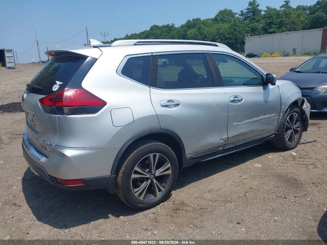 2017 NISSAN ROGUE SL 4