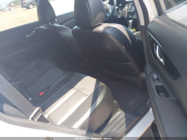 2017 NISSAN ROGUE SL 8