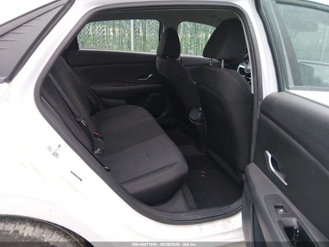 2021 HYUNDAI ELANTRA SE 8