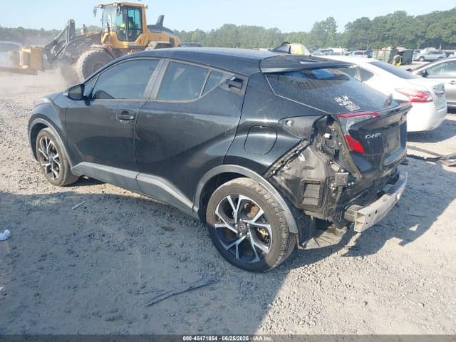 2019 TOYOTA C-HR XLE 3
