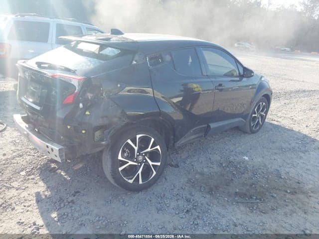 2019 TOYOTA C-HR XLE 4