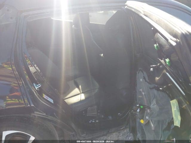 2019 TOYOTA C-HR XLE 8
