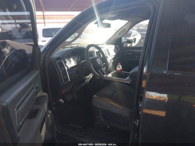 2017 RAM 1500 SLT 4X2 6'4 BOX 16