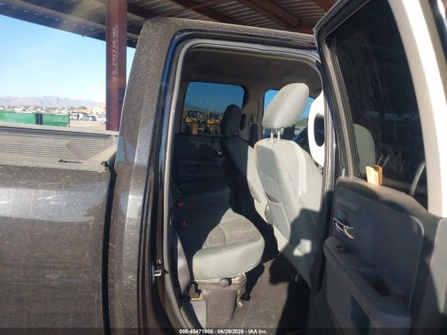 2017 RAM 1500 SLT 4X2 6'4 BOX 8