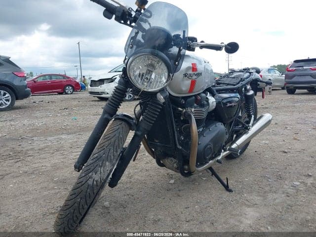 2017 TRIUMPH MOTORCYCLE STREET TWIN 2