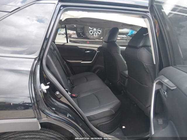 2022 TOYOTA RAV4 HYBRID XLE PREMIUM 8