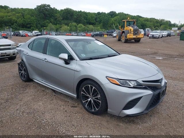 2020 TOYOTA CAMRY SE HYBRID 1