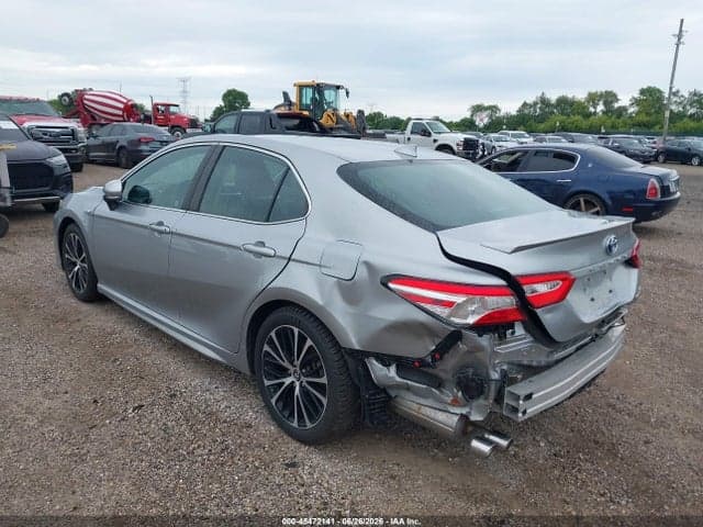 2020 TOYOTA CAMRY SE HYBRID 3