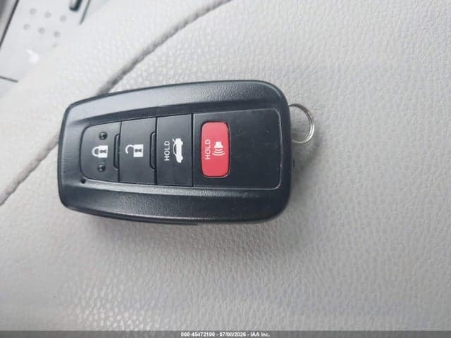 2022 TOYOTA CAMRY XLE AWD 11