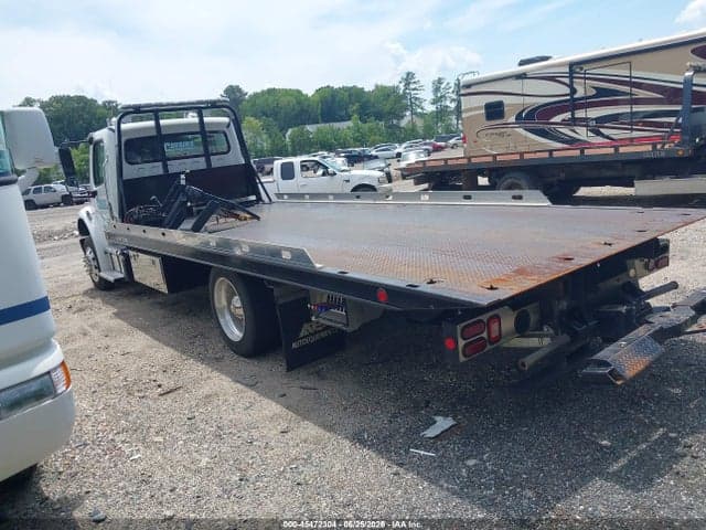 2025 FREIGHTLINER M2 106 3