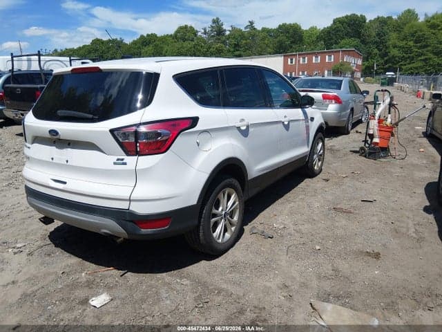 2017 FORD ESCAPE SE 4