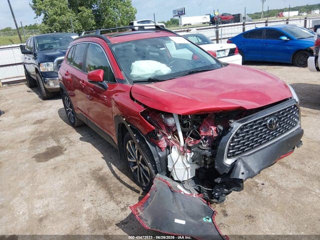 2022 TOYOTA COROLLA CROSS XLE 1