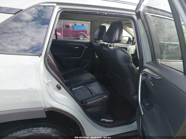 2022 TOYOTA RAV4 HYBRID XLE PREMIUM 8